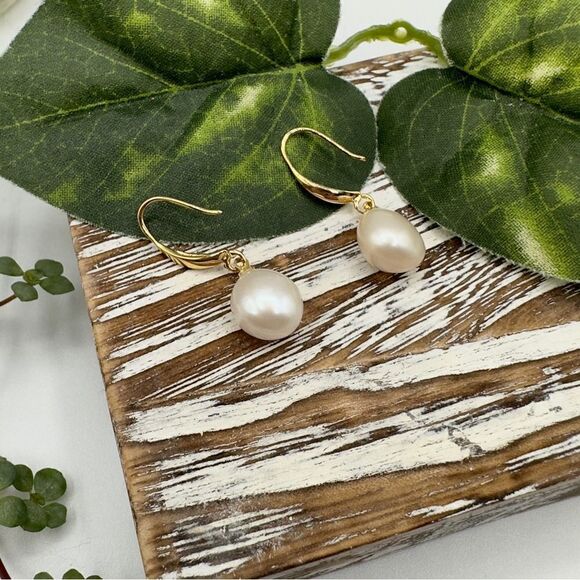 Baroque Pearl Gold Drop Earrings 18K Plated - Picture 5 of 5